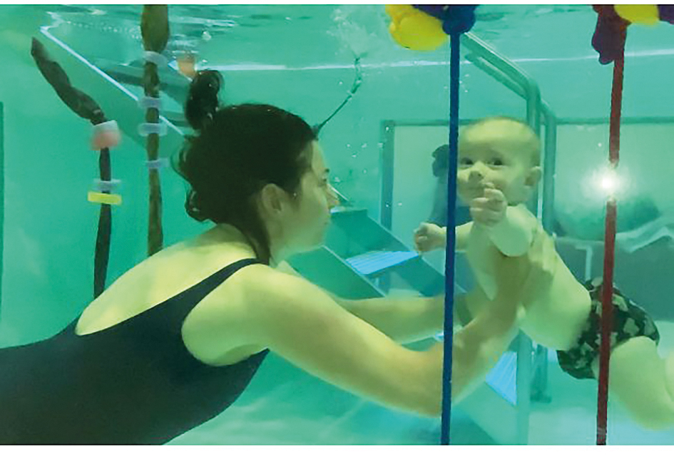 Babyschwimmen in Kolsass mit Sibylle am Donnerstag